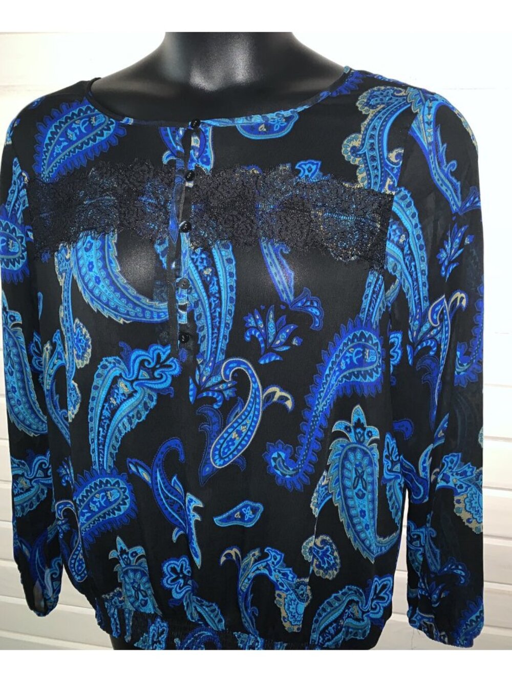 Lucky Brand Sz XL Blue Black Paisley Print Blouse  Lace Trim Henley EUC